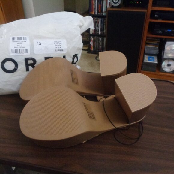 Torrid Beige Chunky Platform Sandals NWT Sz 13 WW - Picture 2 of 3